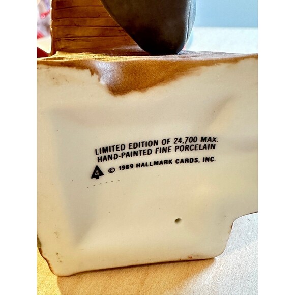 Hallmark Santa 1989 Toymaker #4 - Sailboat from Santa - Figurine - Picture 10 of 11